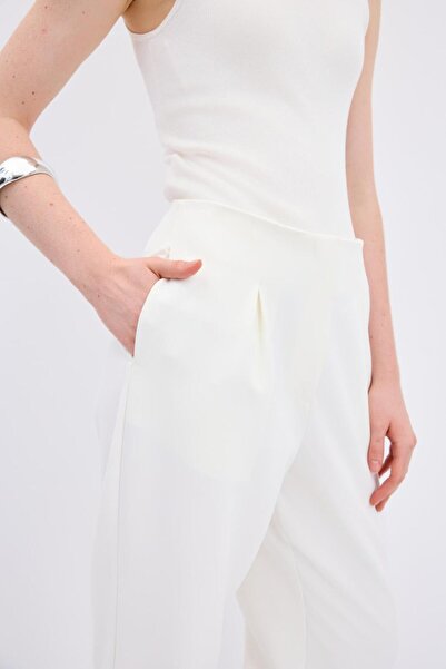 KADRİYE BAŞTÜRK High Waist Straight Cut Crepe Trousers Ecru