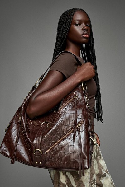 Bershka Suni deri maksi zımbalı çanta