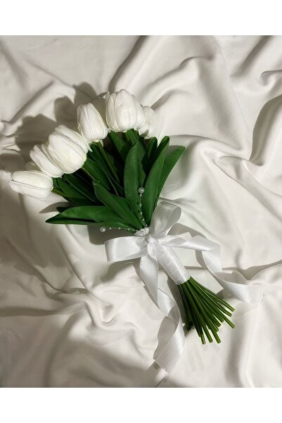 Diana Accessory Islak Lale Buket’i Yaka Çiçeği 11 Adet Sararmaz