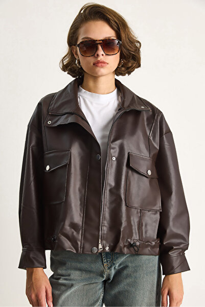 Bianco Lucci Жіноча шкіряна куртка з подвійними великими кишенями