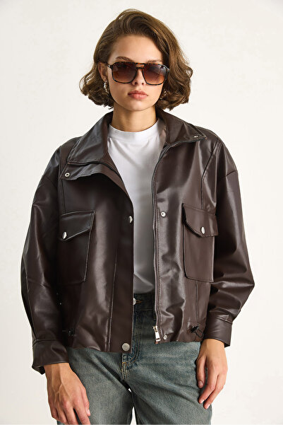 Bianco Lucci Жіноча шкіряна куртка з подвійними великими кишенями