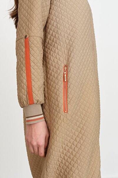 Nihan İnce Kapitone Ribana Detaylı Kap Bej