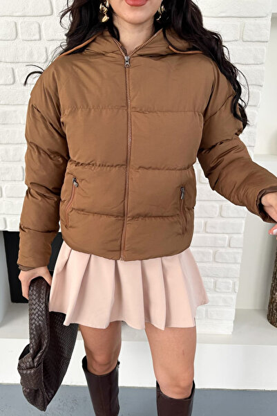 The Robi Дамско кафяво късо яке с качулка