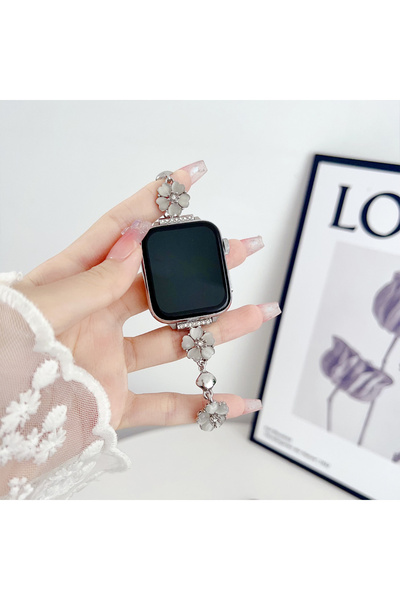 Sneezy Apple Watch Seri 4 5 6 7 8 9 10 44-45-46mm Çiçekli ve Kalp Zincir Deta...