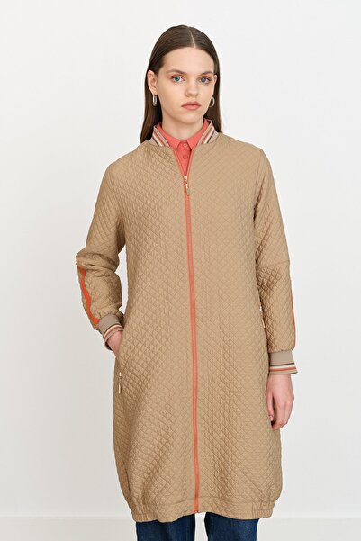 Nihan İnce Kapitone Ribana Detaylı Kap Bej