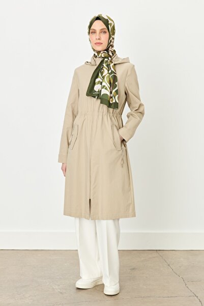 Nihan Seyyar Kapşonlu Fermuar Detaylı Kap Bej