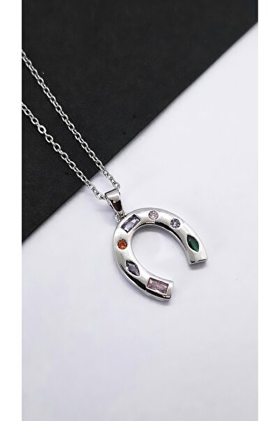 Serenity قلادة الحظ مزينة بحجر الزركون على شكل نجمة