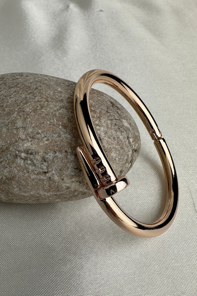 Modex Shiny Metal Nail Bracelet (Inner Diameter: 6cm)