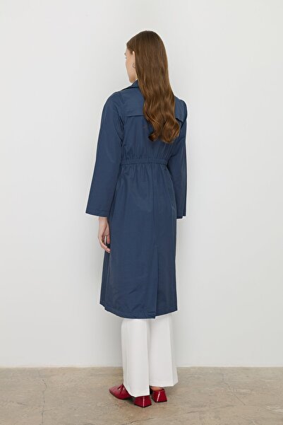 Nihan Beli Lastik Detaylı Metal Çıt Çıtlı Trençkot Lacivert