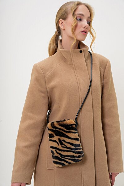 VAGGON Women's Camel-Black Leather Corded Magnet Closure Faux Fur Phone Bag Prmx13249