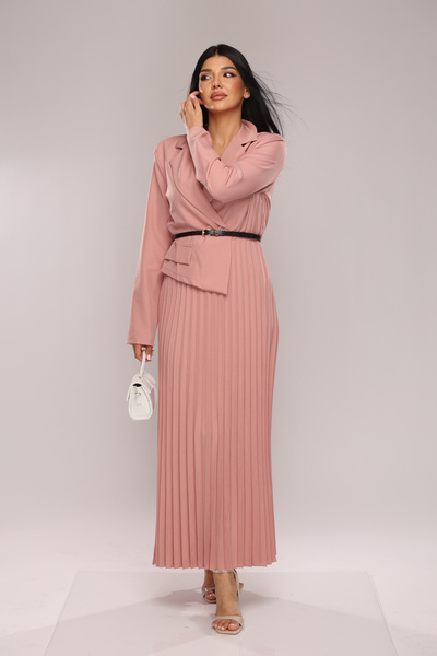 Pretty Women's dress with pleats and belt