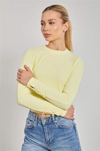 BARRELS AND OIL بودي نسائي بأكمام مزينة بشريط - أصفر