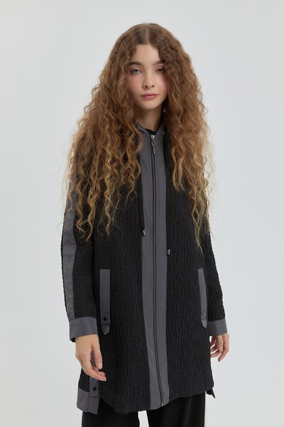 Nihan İnce Kapitone Kapşonlu Kap Siyah