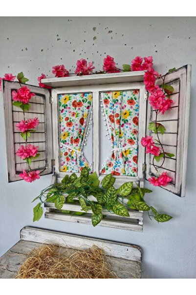 buraxe El yapımı, eskimiş beyaz ve eskitme tarz ahşap panjurlu pencere,balkon...