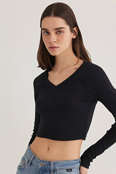 TENA Women's Black Long Sleeve V-Neck Blouse