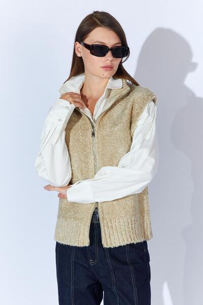 TENA Women's Camel Zippered Boucle Vest