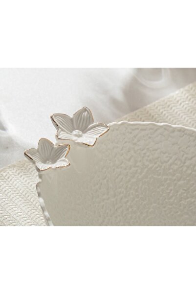 Malooki Ceramic Bowl with Wavy Edges and Relief Flowers – Elegant for Serving and Decoration