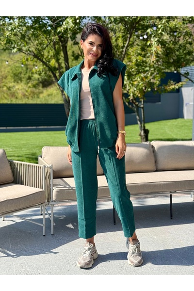 RAMONA BADESCU EXCLUSIVE Costum damă catifea reiată – vestă cu fermoar și pan...