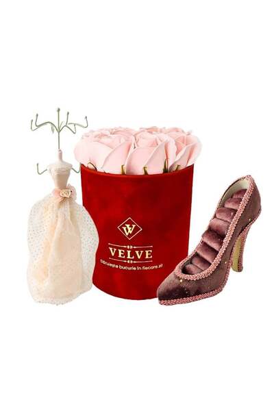 velve Pachet Velvet, cu 9 trandafiri de sapun, Roz pal, suport bijuterii in f...