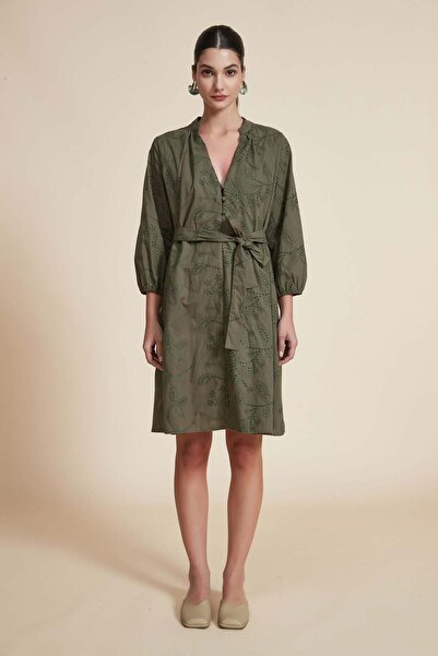 Yola Knee-Length Lace Dress with 3/4 Wide Sleeves