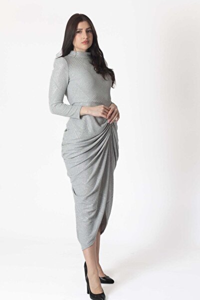 Yola فستان نسائي متوسط ​​الطول بأكمام طويلة ومكشكش