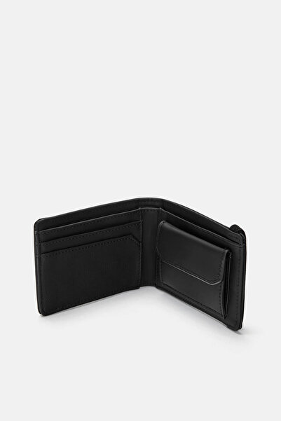 Pull & Bear Rubberised wallet