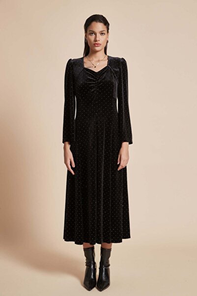 Yola فستان طويل منقط بأكمام طويلة