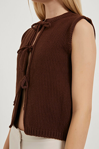 Arma Life Women's Basic Brown Crop Knit Vest with Tie Detail