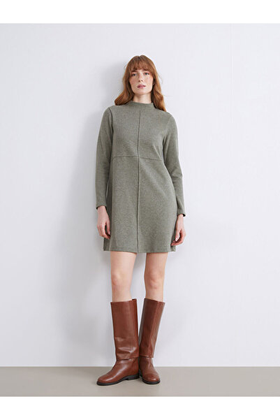 LC Waikiki فستان قصير بياقة نصفية باللون الأخضر