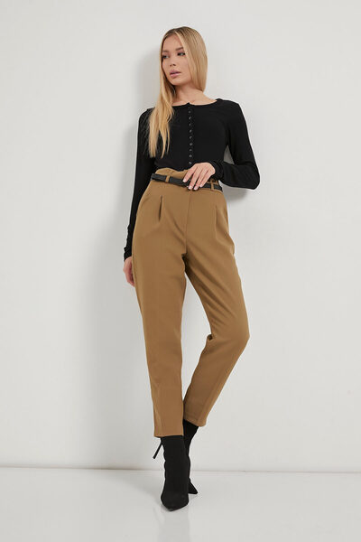 Arma Life Women's Belted High Waist Khaki Carrot Pants