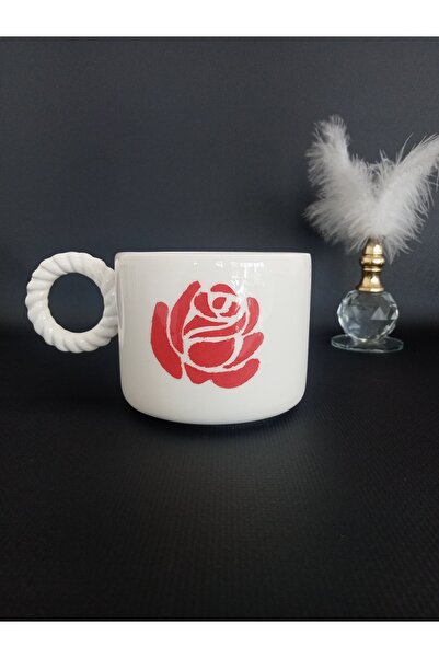 Zümrüdüanka Seramik كوب سيراميك مصنوع يدويًا بنقش الورد