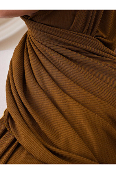 Femple Modest Σάλι από μπαμπού με κορδόνια |   Χρώμα: Καφέ Τούτουνιν |   Μέγεθος: 180x70 εκ. |   Χιτζάμπ