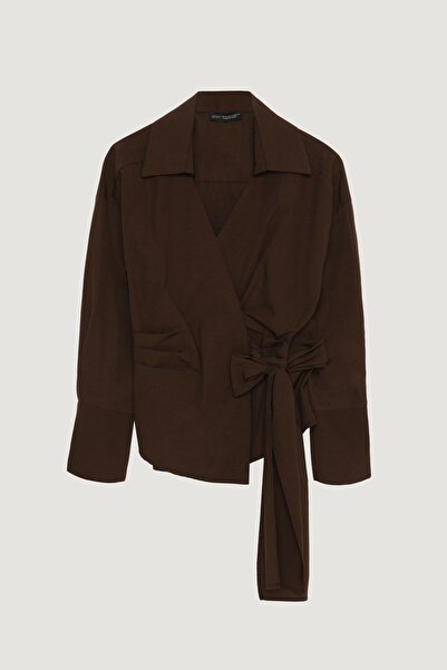 Quzu Kadin Kahve Önü Bağlama Detaylı Bluz Gömlek 25YBLZ00130-Kahve