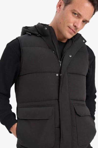 DeFacto Water Repellent Regular Fit Hooded Zippered Puffer Black Men's Vest W5509Az/Bk27