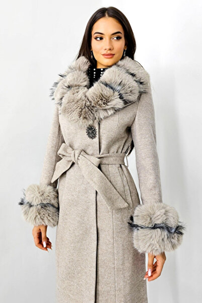 FashionForYou Palton elegant Anastasia, cu brosa, mansete si guler din blana ...