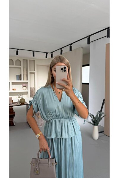 Sezgi Tekin Turquoise Skirt Blouse Set with Wrinkle Effect