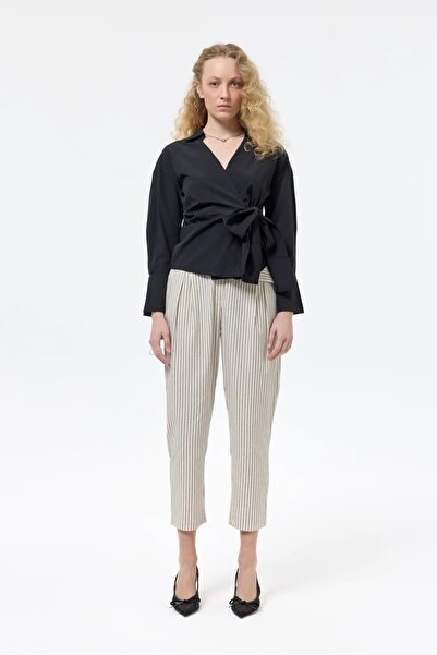 Quzu Kadin Siyah Önü Bağlama Detaylı Bluz Gömlek 25YBLZ00130-Siyah