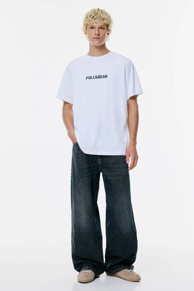 Pull & Bear Regular fit logo T-shirt