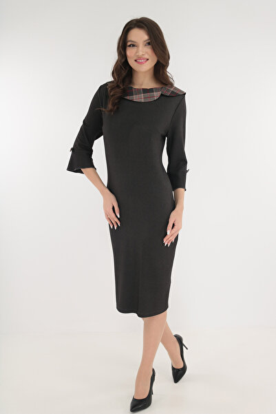 Vanessa Line RO Anthracite office dress with burgundy checked fabric collar