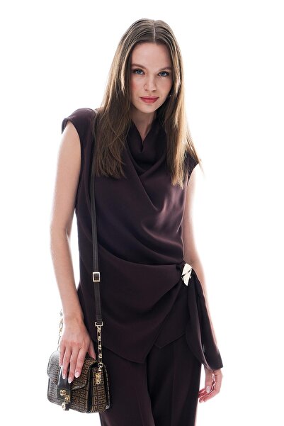 EXPLOSION Degaje Yakalı Gol Aksesuarlı Şık Bluz