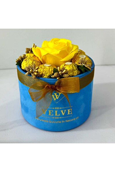 velve Aranjament floral Chocolate Rose cu un trandafir de sapun, stamine auri...