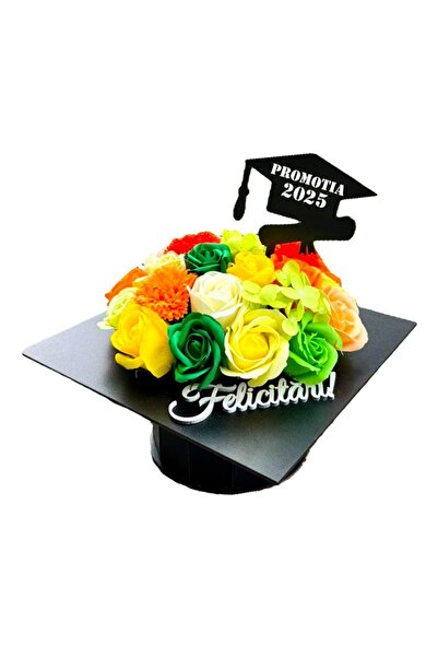 velve Aranjament floral pentru absolvire, in cutie tip toca, cu flori de sapu...