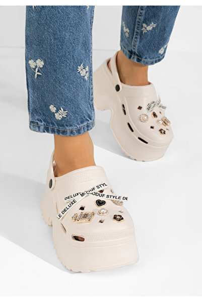 B T Shoes Béžové pantofle na klínku Katelynn