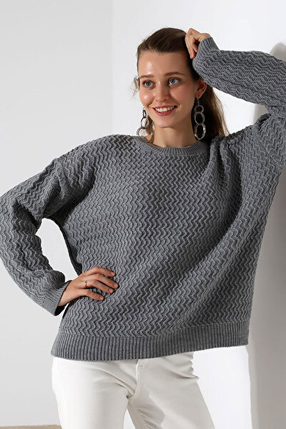 bacc Women's grey crew neck waterway patterned knit sweater bces-252008