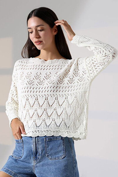 bacc Pulover tricotat cu motiv din dantelă și guler rotund ecru pentru femei ...