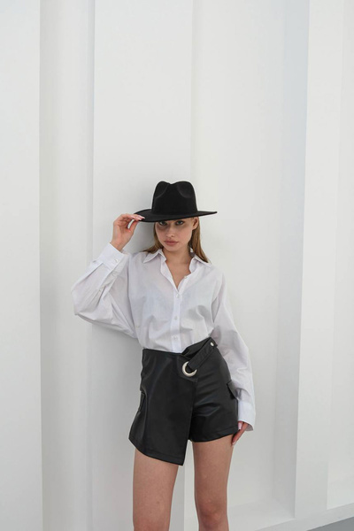bacc Black Buckle Covered Shorts Skirt Bchn-25W260107