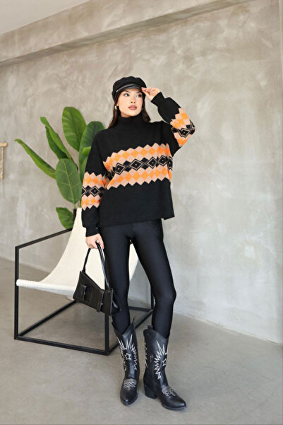 bacc سترة تريكو سوداء ذات ياقة عالية منقوش