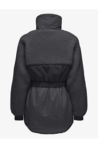 ONLY Чорна плюшева куртка з чорним поясом