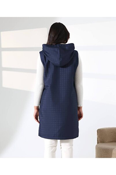 QUAWEAR Lace-Up Hooded Zipper Closure Side Pockets Unlined Seasonal Vest