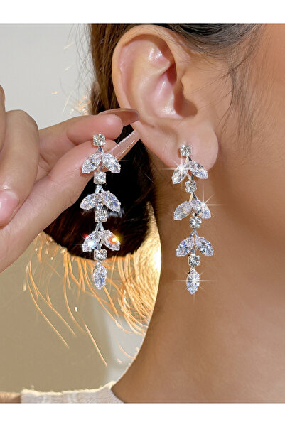 Take Two By Styli أقراط متدلية على شكل زهرة الزركون